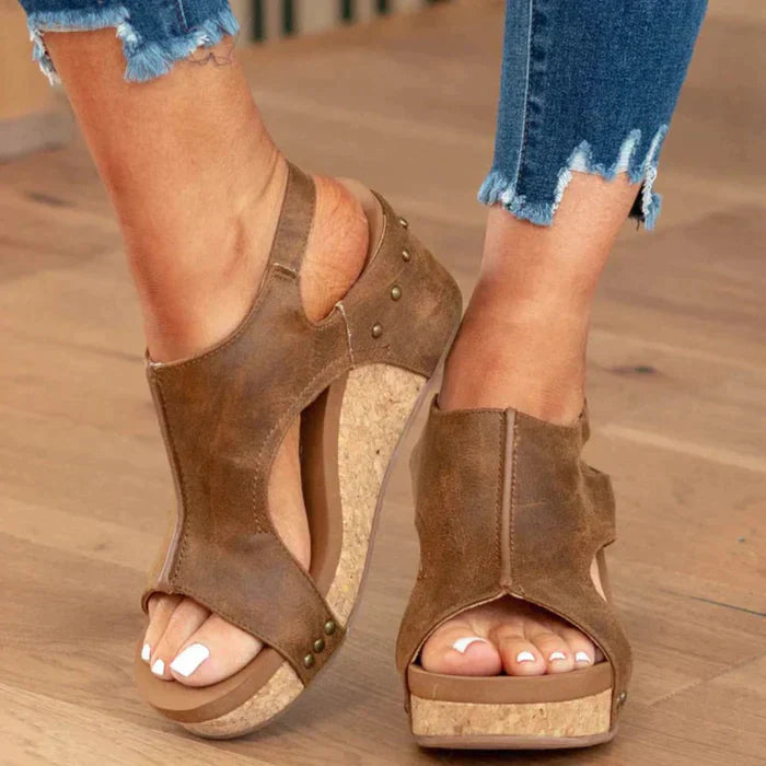Pauline Laurent | Elegant Vintage Leather Sandals