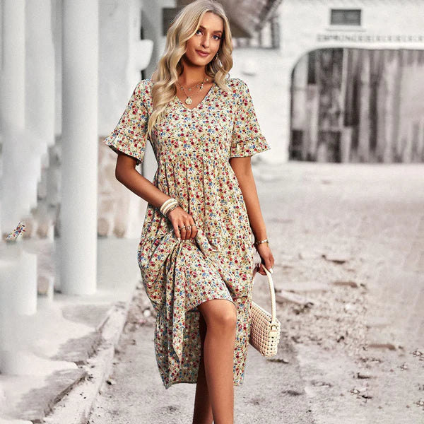 Léa Blanchet | Sexy Floral Dress