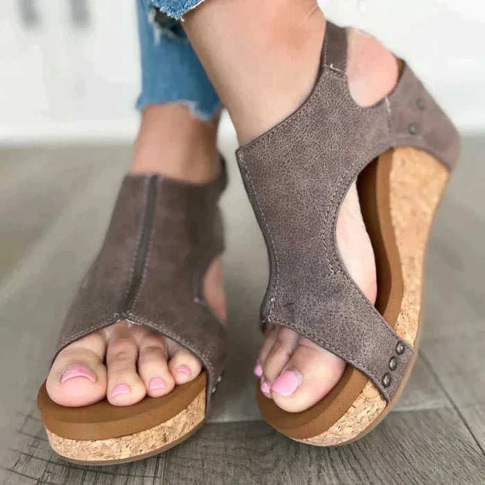 Pauline Laurent | Elegant Vintage Leather Sandals
