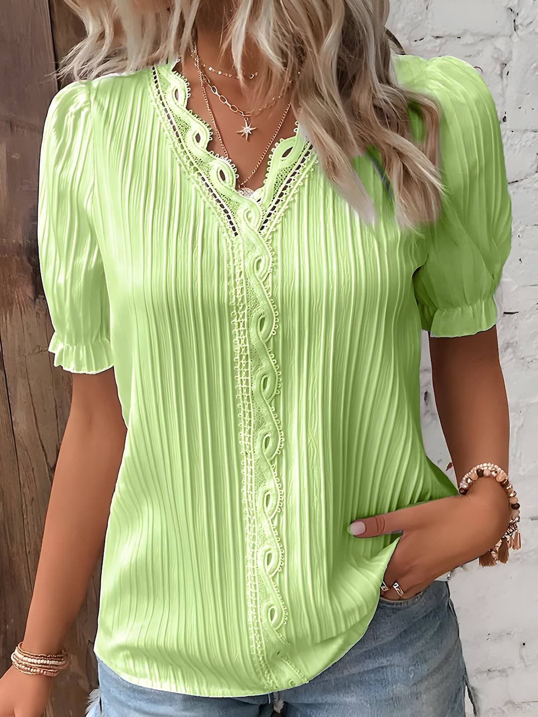 Mariposa | V-neck lace elegant blouse