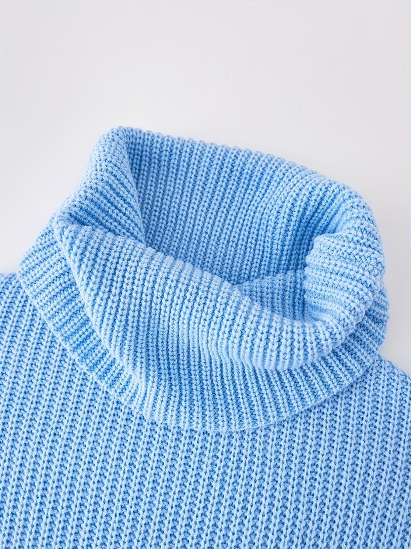 CosyComfort Turtleneck Sweater - Stylish Warm Pullover