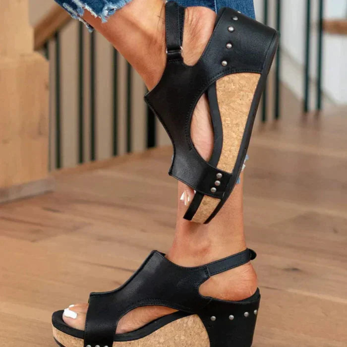 Pauline Laurent | Elegant Vintage Leather Sandals