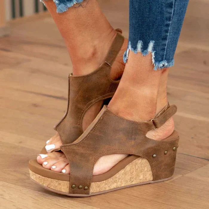 Pauline Laurent | Elegant Vintage Leather Sandals