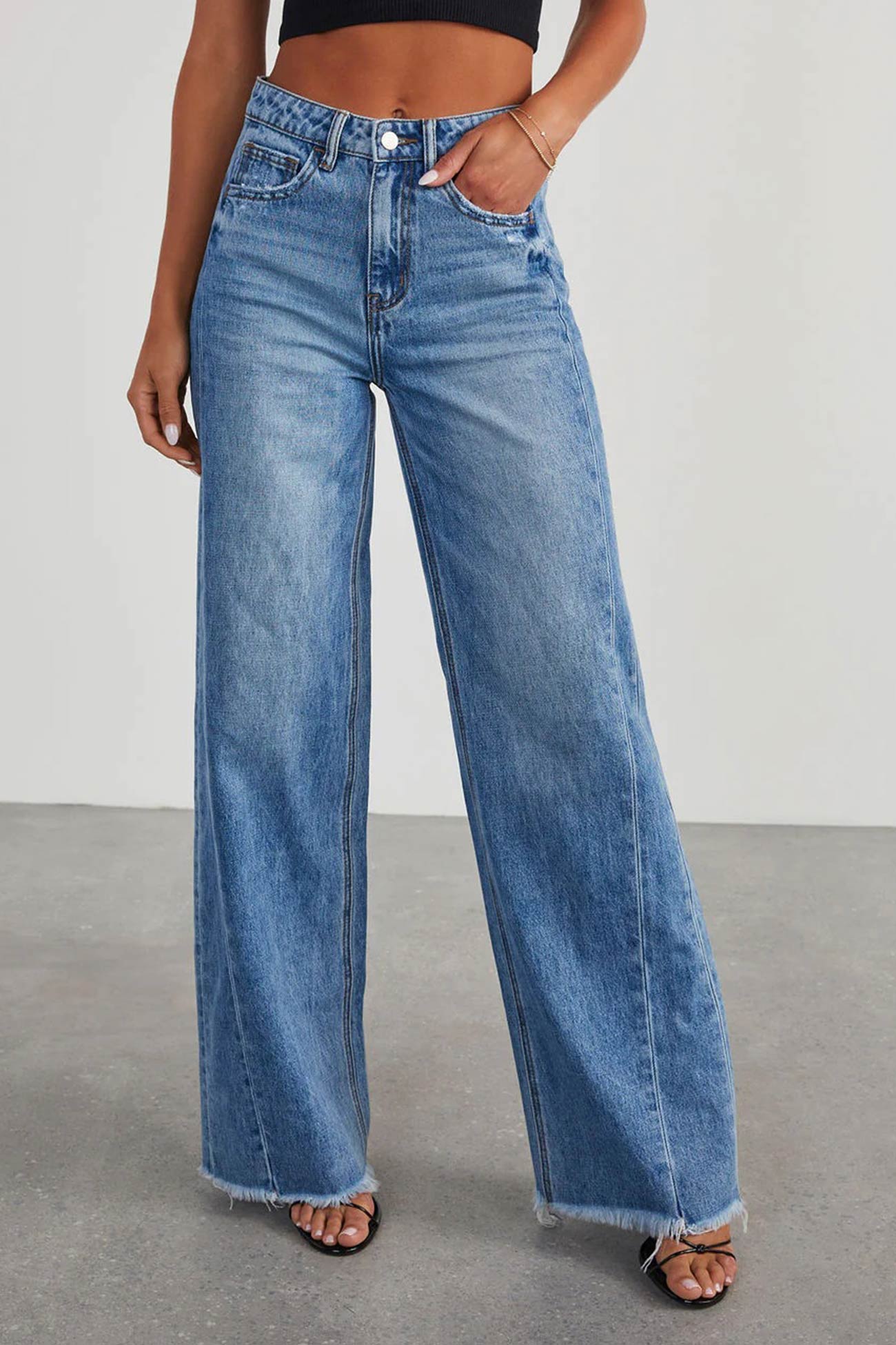Olivia - mid waisted raw edge hem jeans