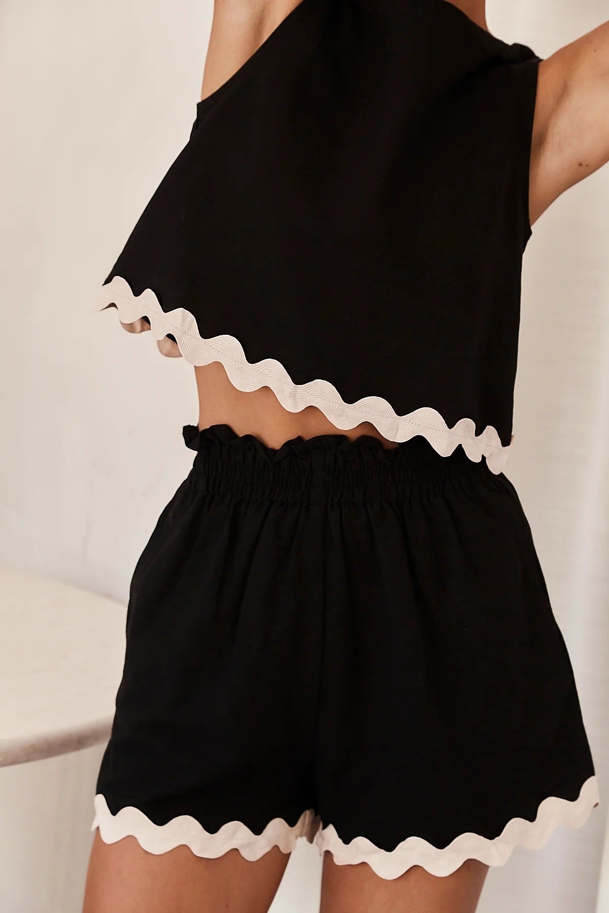 Angelica Set Versatile and Fresh