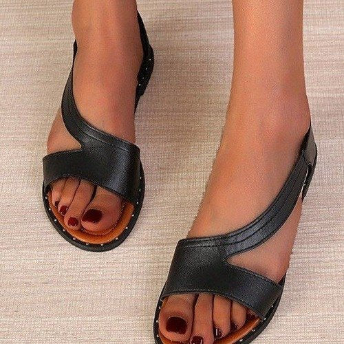 Riva Lefèvre | Foot-Supportive Fashion Sandals