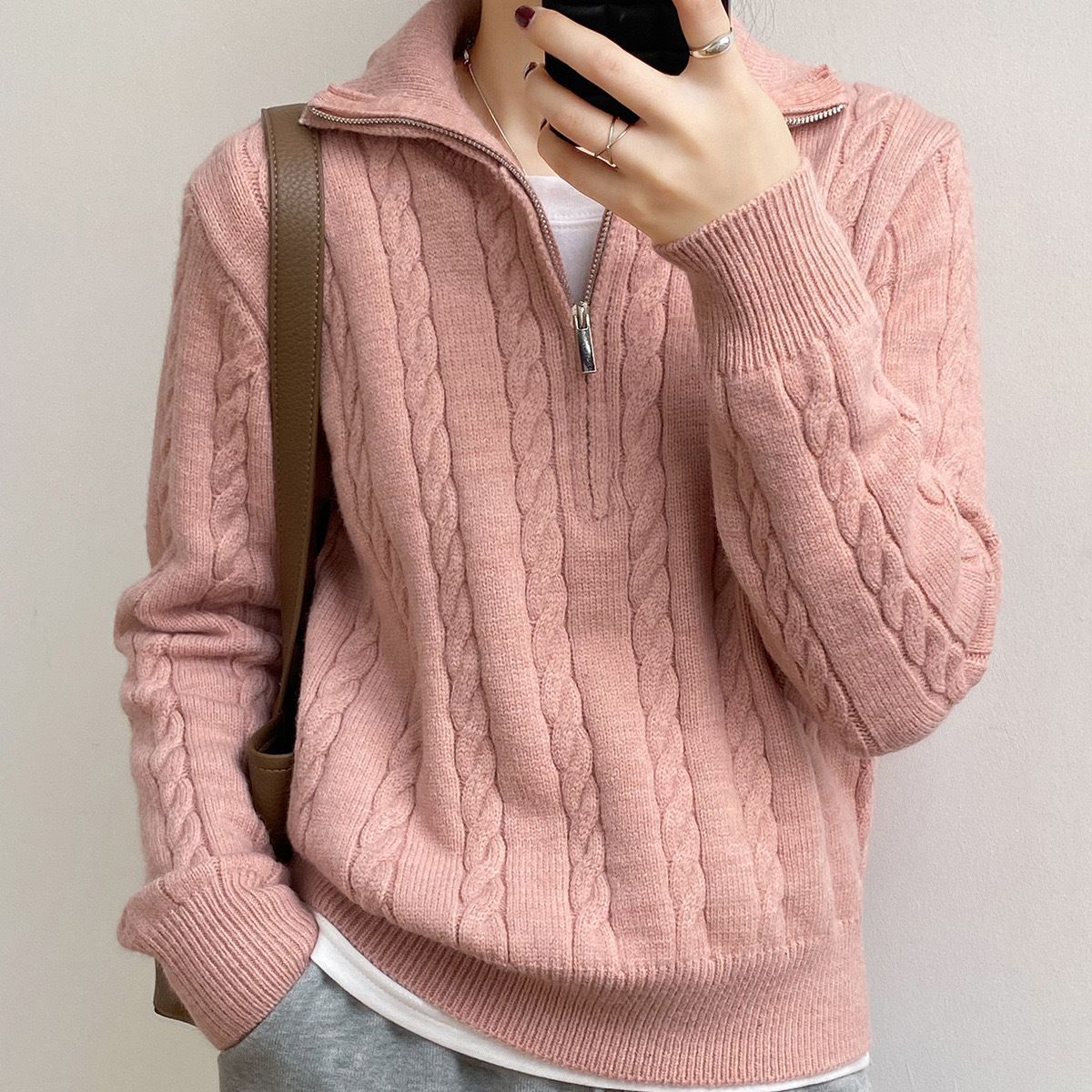 Isabelle Moreau | Trendy Zippered Sweater