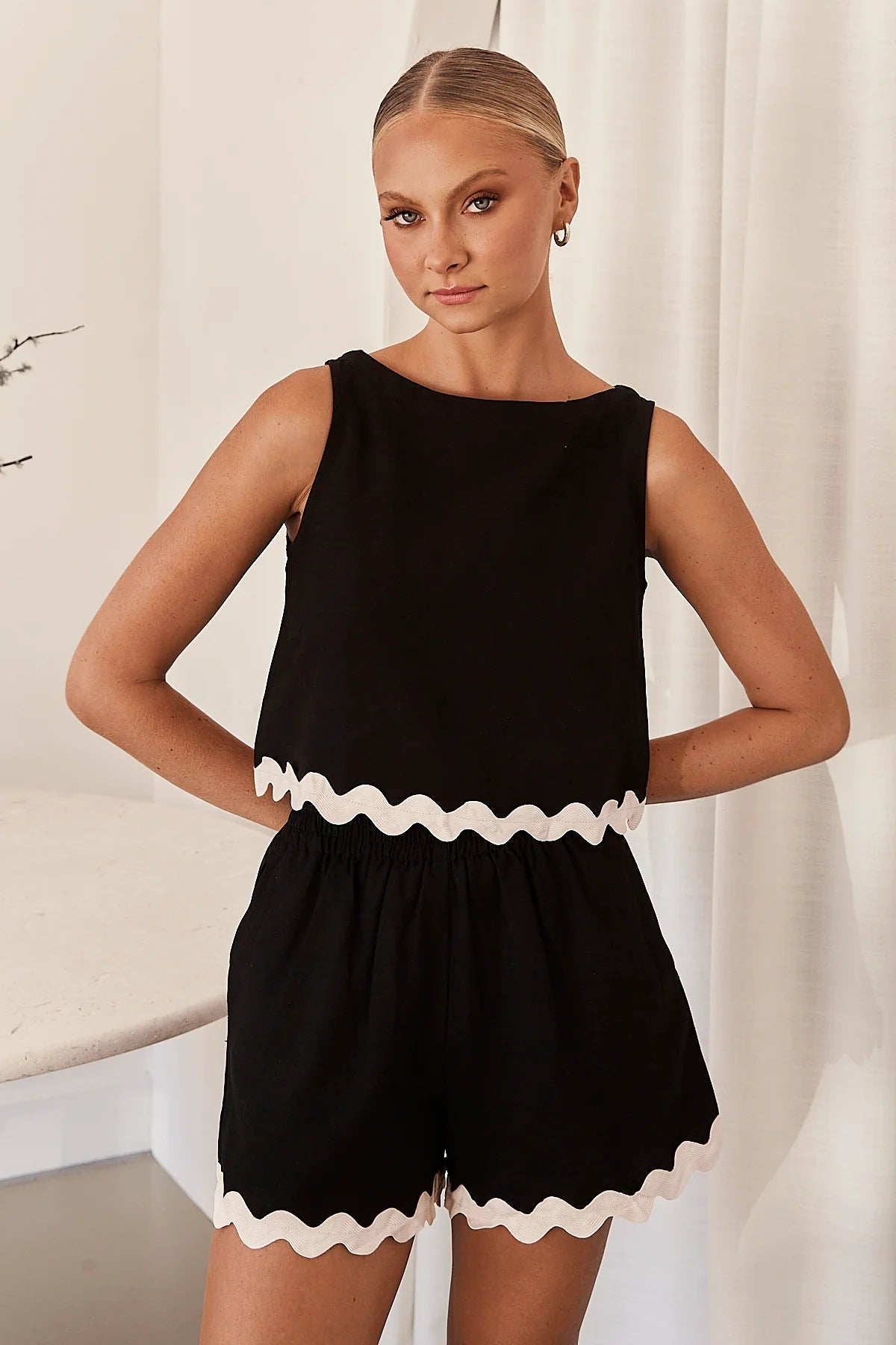 Angelica Set Versatile and Fresh