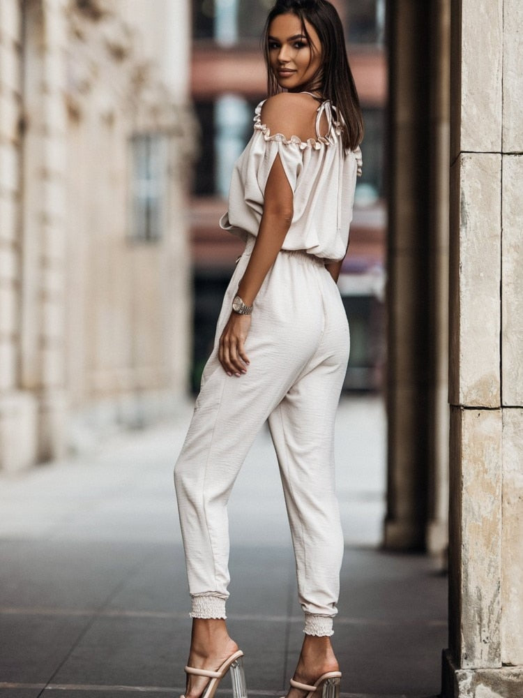 Lola – Jumpsuit with Deep V-Neck and Pockets