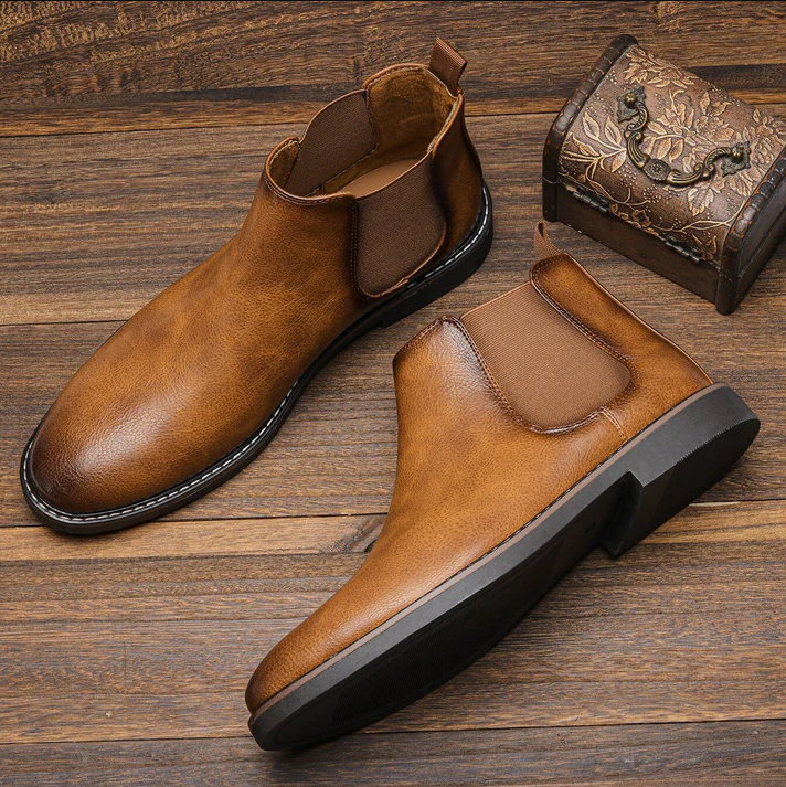 Fine leather shoes in stylish design for men