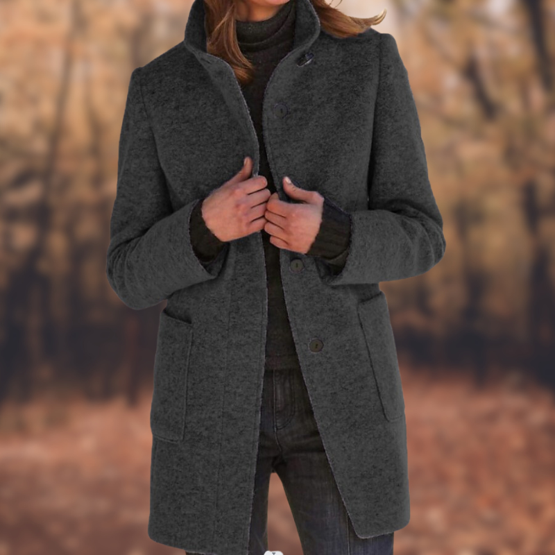 Léa Blanchet | Ladies coat with buttons