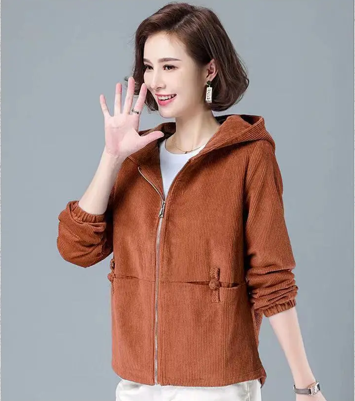 Split jacket with zip fastening for women