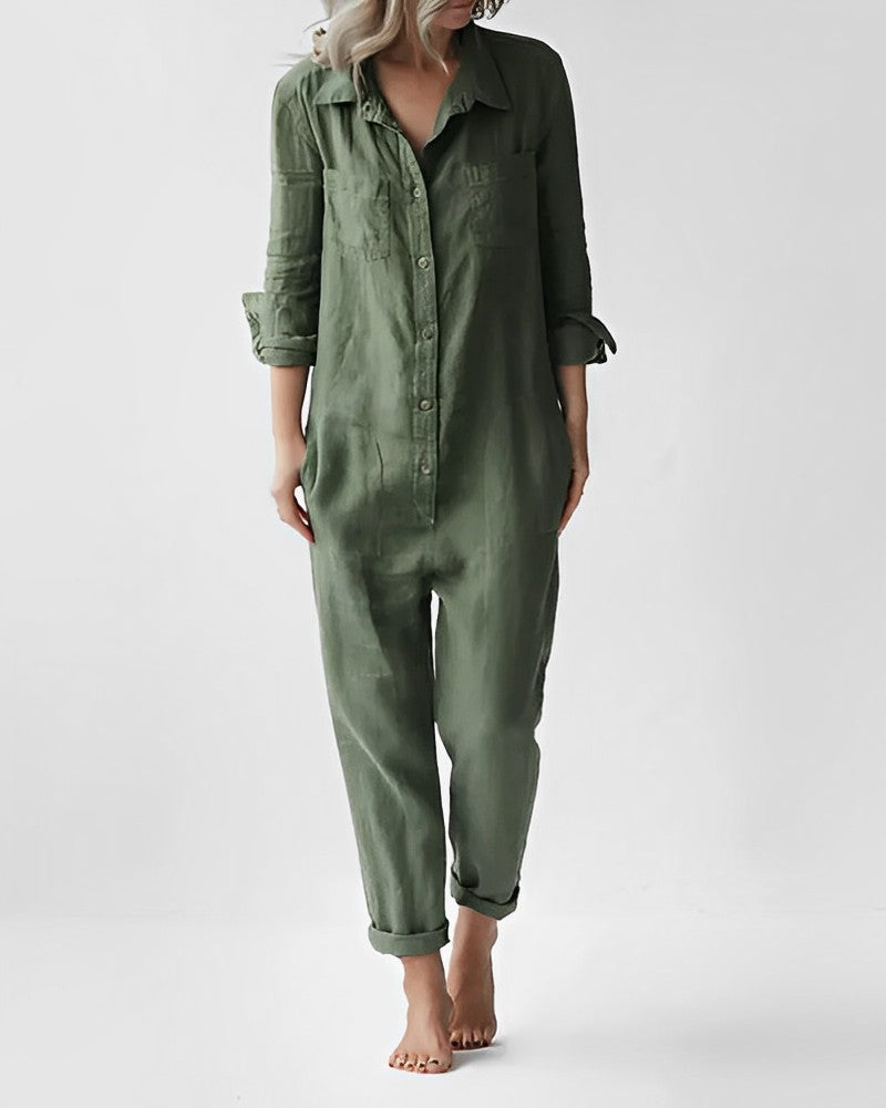 Léa Blanchet - Figure-Flattering Green Jumpsuit
