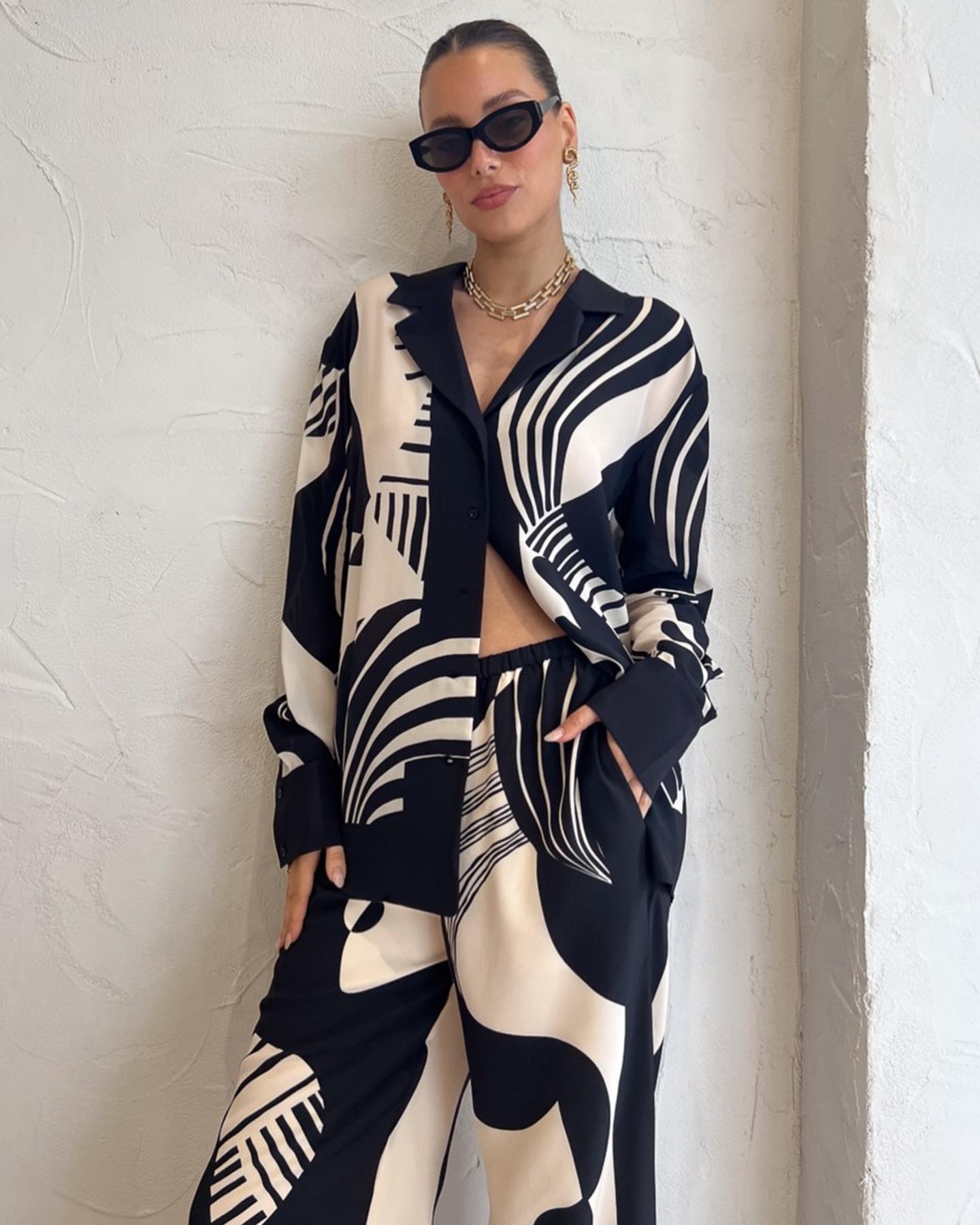 Paulina Versatile Black and White Set