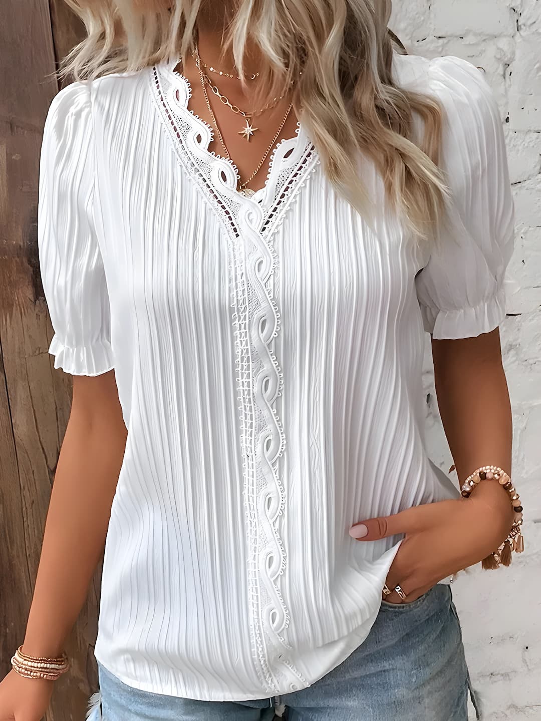 Mariposa | V-neck lace elegant blouse