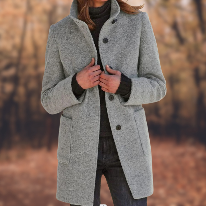 Léa Blanchet | Ladies coat with buttons