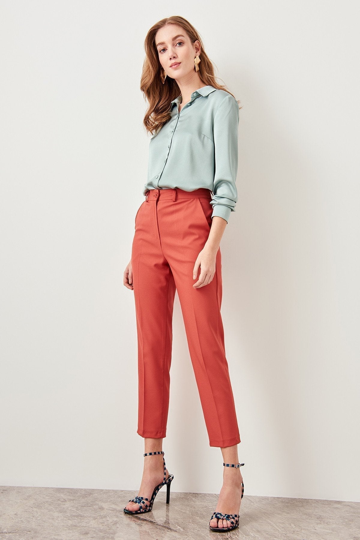 Alinda - High-Waisted Pants
