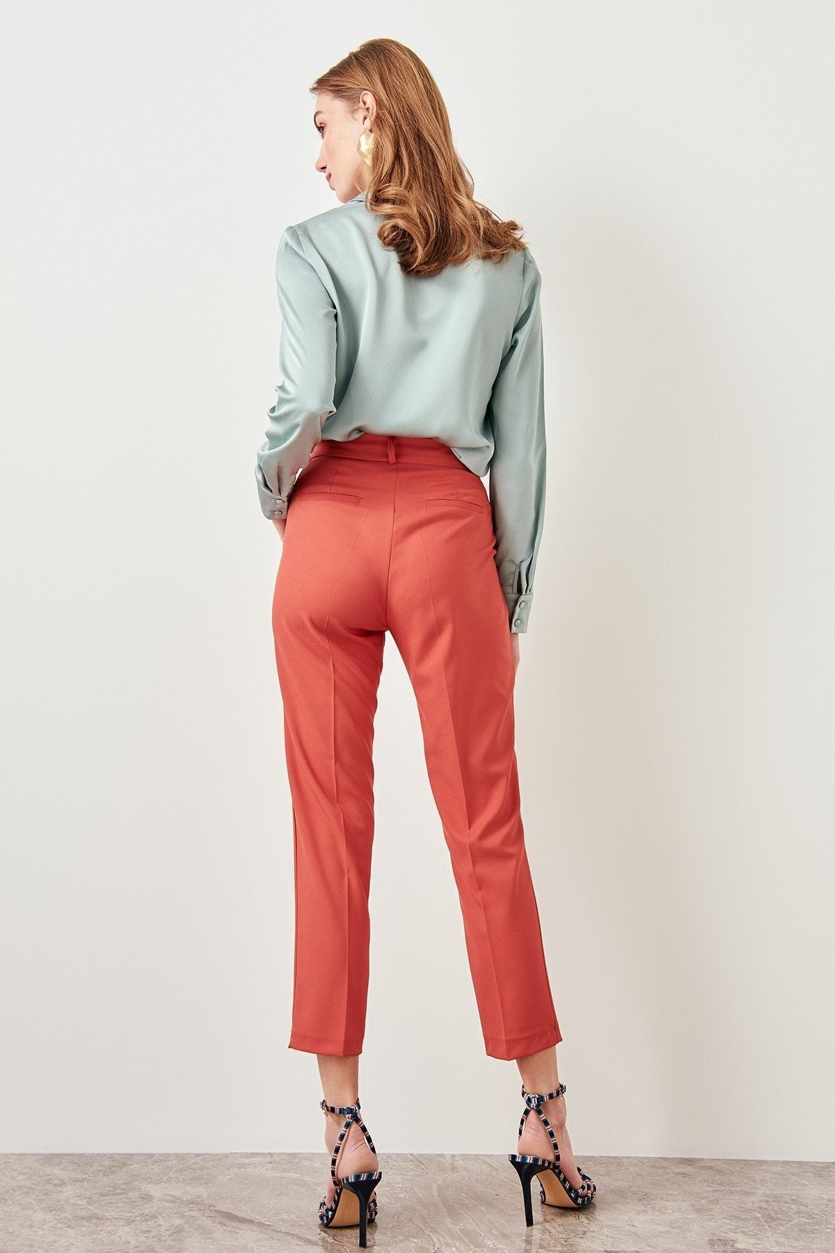 Alinda - High-Waisted Pants