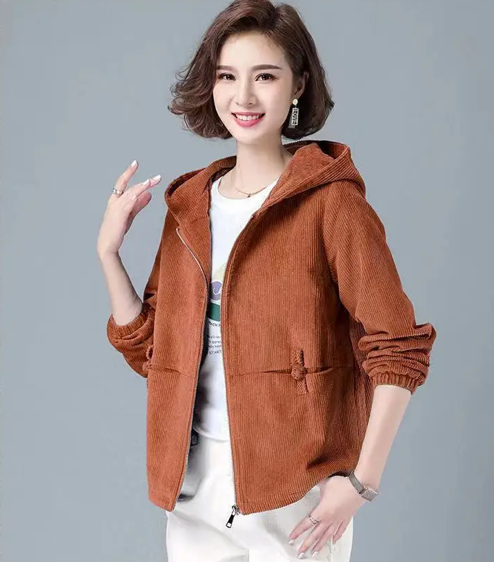 Split jacket with zip fastening for women