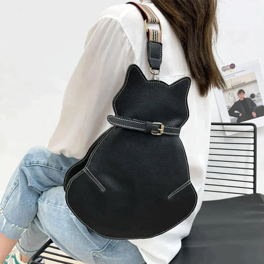 Léa Blanchet | Stylish and Elegant Cat-Shaped Bag