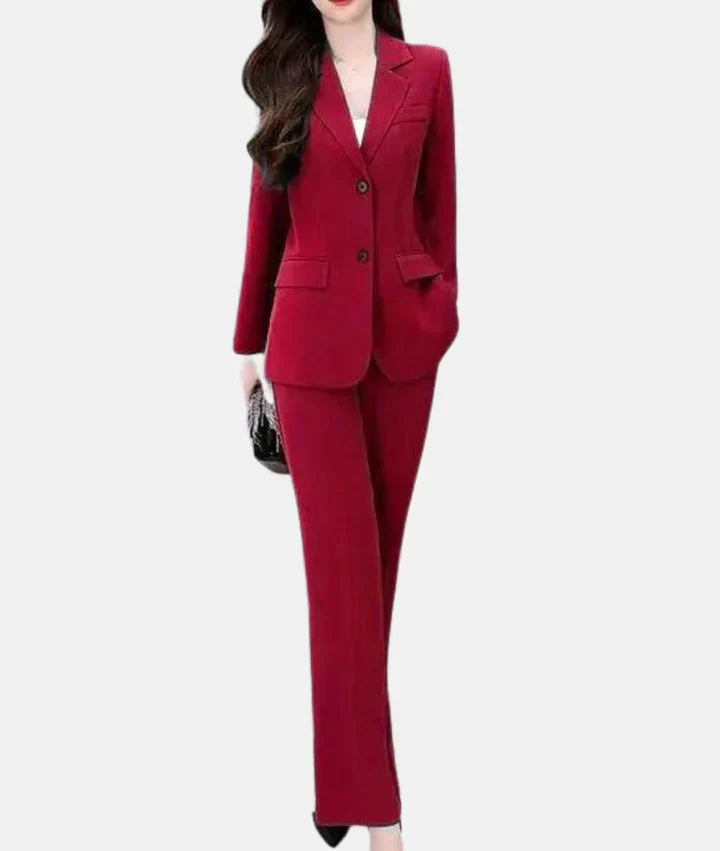 Elegant trouser suit with a tailored blazer