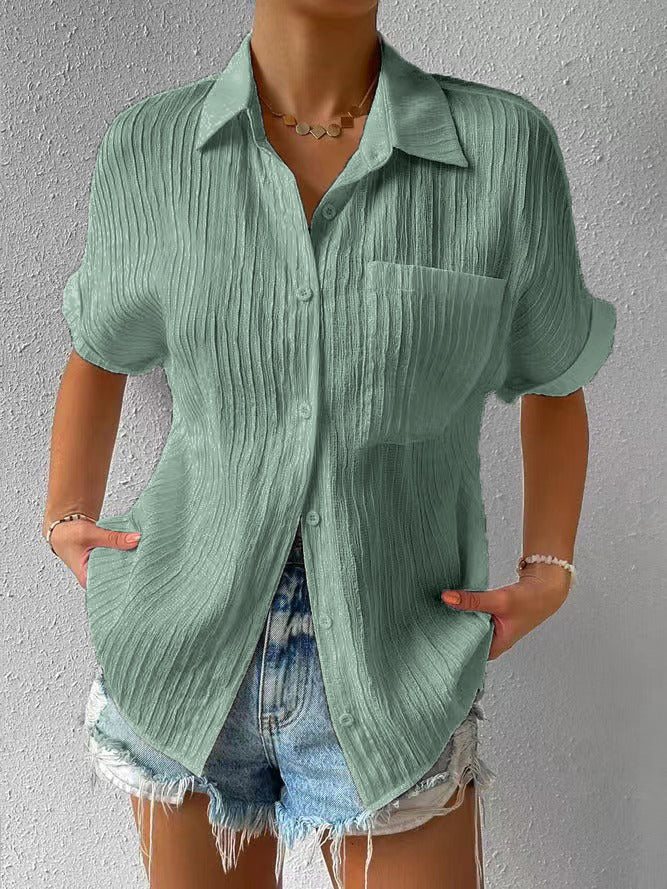 Loose-fitting, casual blouse with a button-down shirt collar