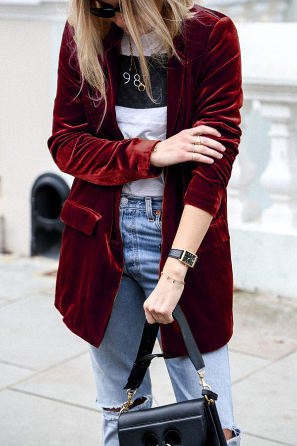 Eye-catching velvet blazer in street style