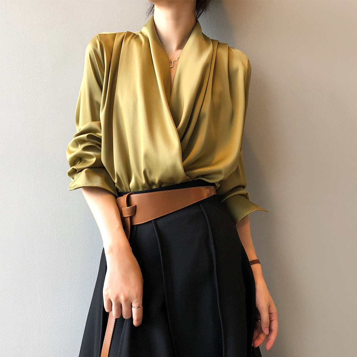 Jolijn | Elegant Satin Blouse