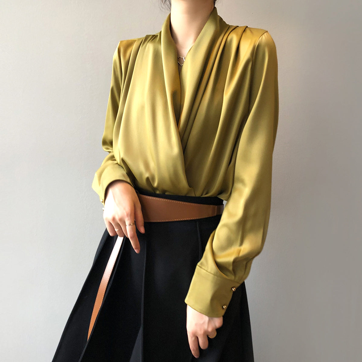 Jolijn | Elegant Satin Blouse