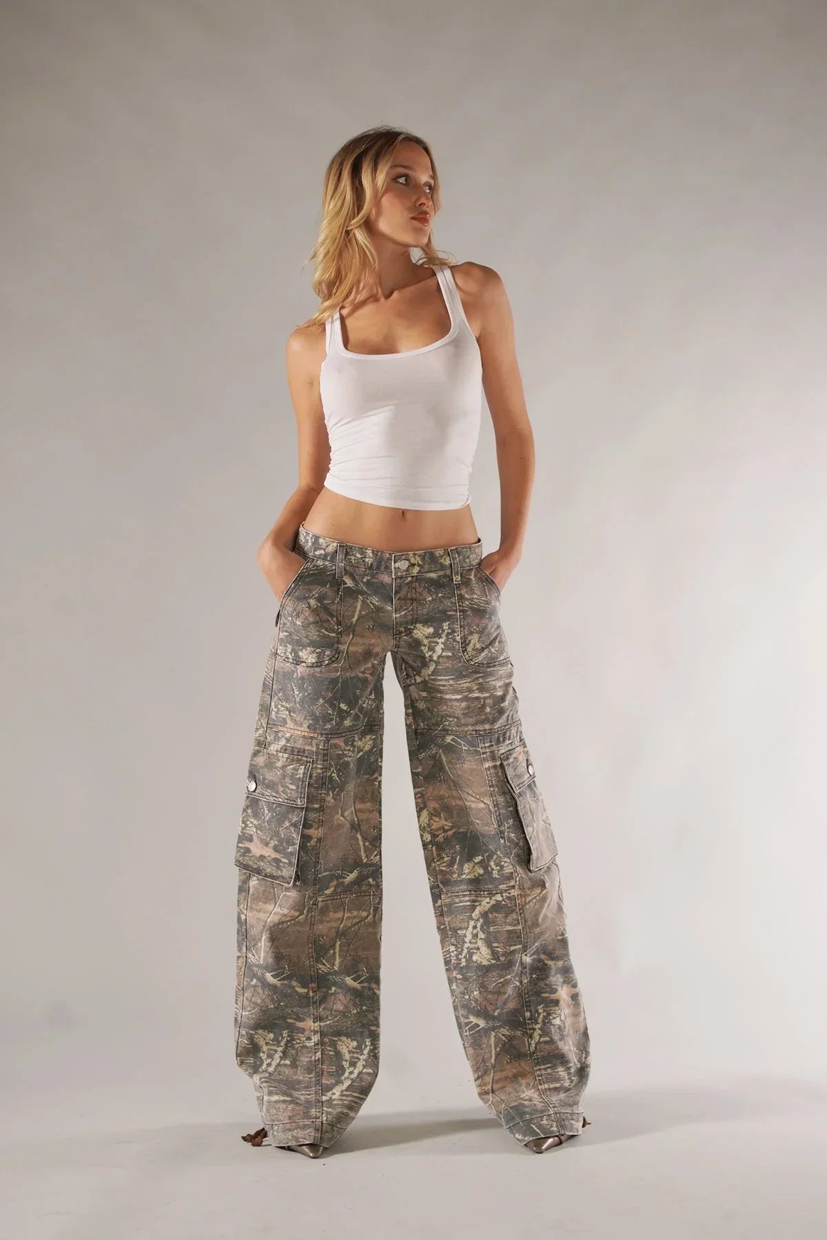 Wiola - camouflage wide leg cargo pants