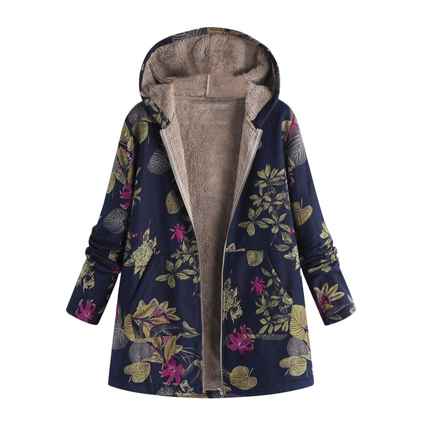 Léa Blanchet | Vintage patterned jacket