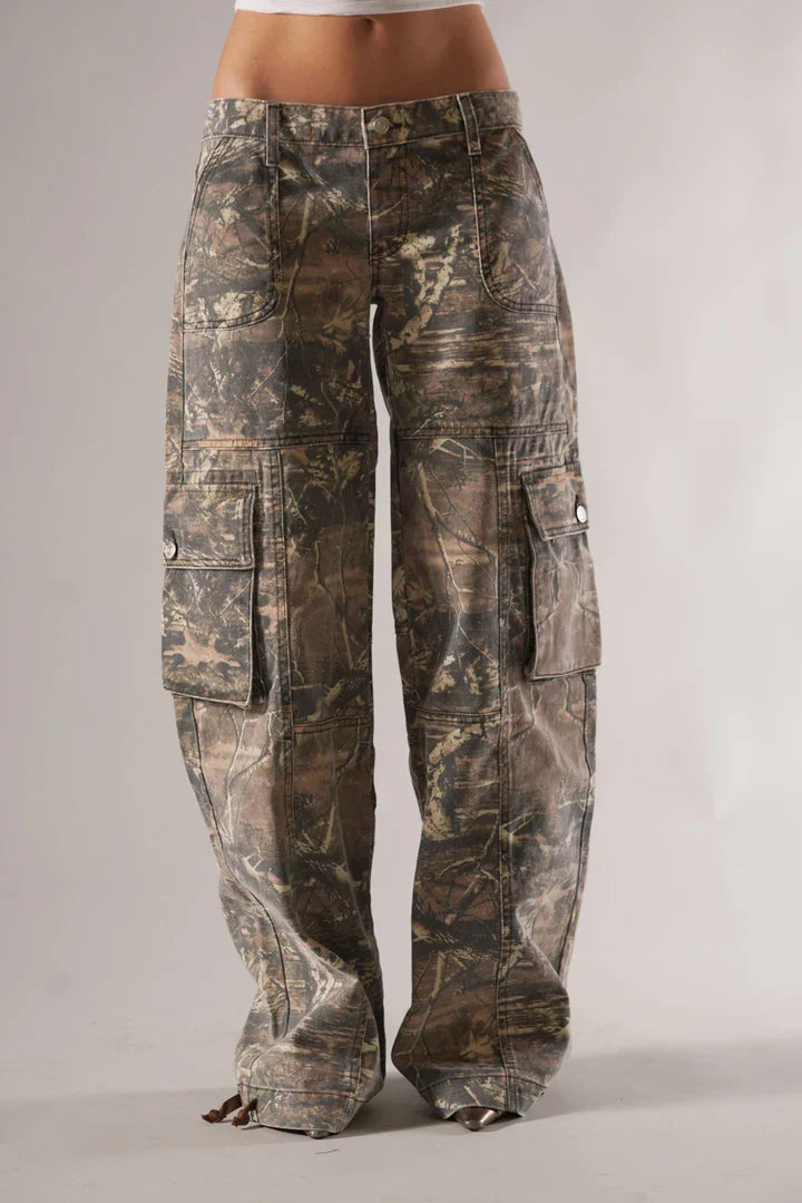 Wiola - camouflage wide leg cargo pants