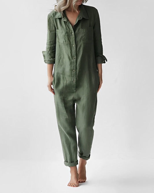 Léa Blanchet  - Figure-Flattering Green Jumpsuit