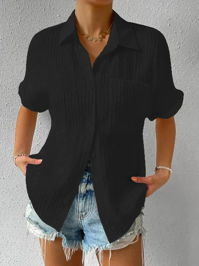 Loose-fitting, casual blouse with a button-down shirt collar